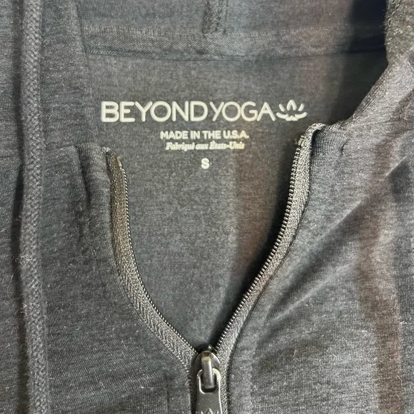 Beyond Yoga Jacket - Picture 2 of 5